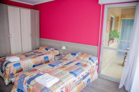 Pension Parque Del Ebro (Adults Only) Logrono Exterior photo
