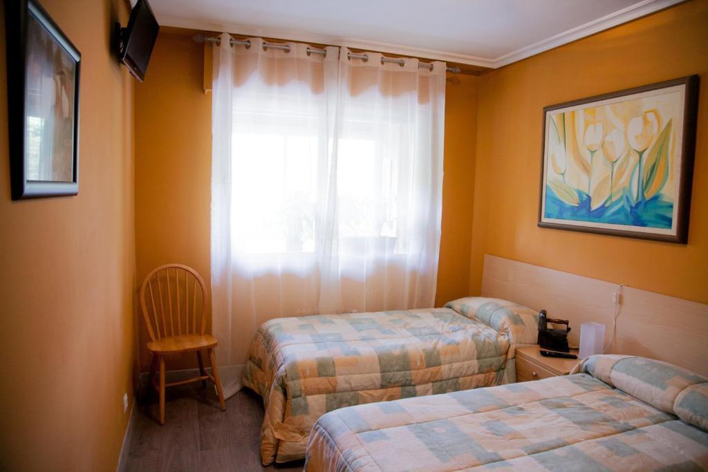 Pension Parque Del Ebro (Adults Only) Logrono Room photo