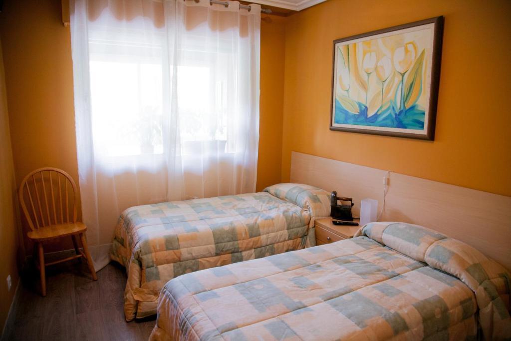 Pension Parque Del Ebro (Adults Only) Logrono Room photo